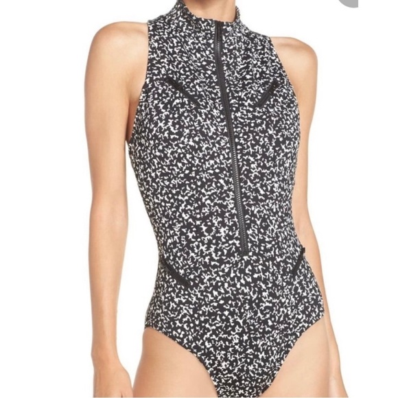 Magicsuit Miraclesuit School Daze
Coco Underwire One-Piece Swimsuit Zipper - Picture 1 of 16
